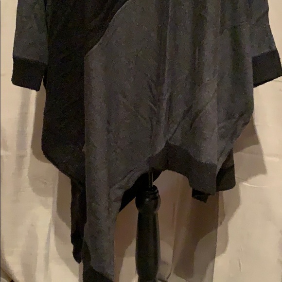 Simply Vera VeraWang asymmetrical poncho - Picture 4 of 8